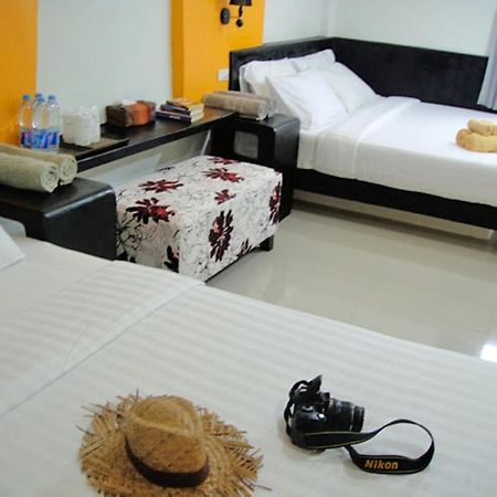 Harmony Bed & Bakery Bed and Breakfast Koh Lipe Habitación foto